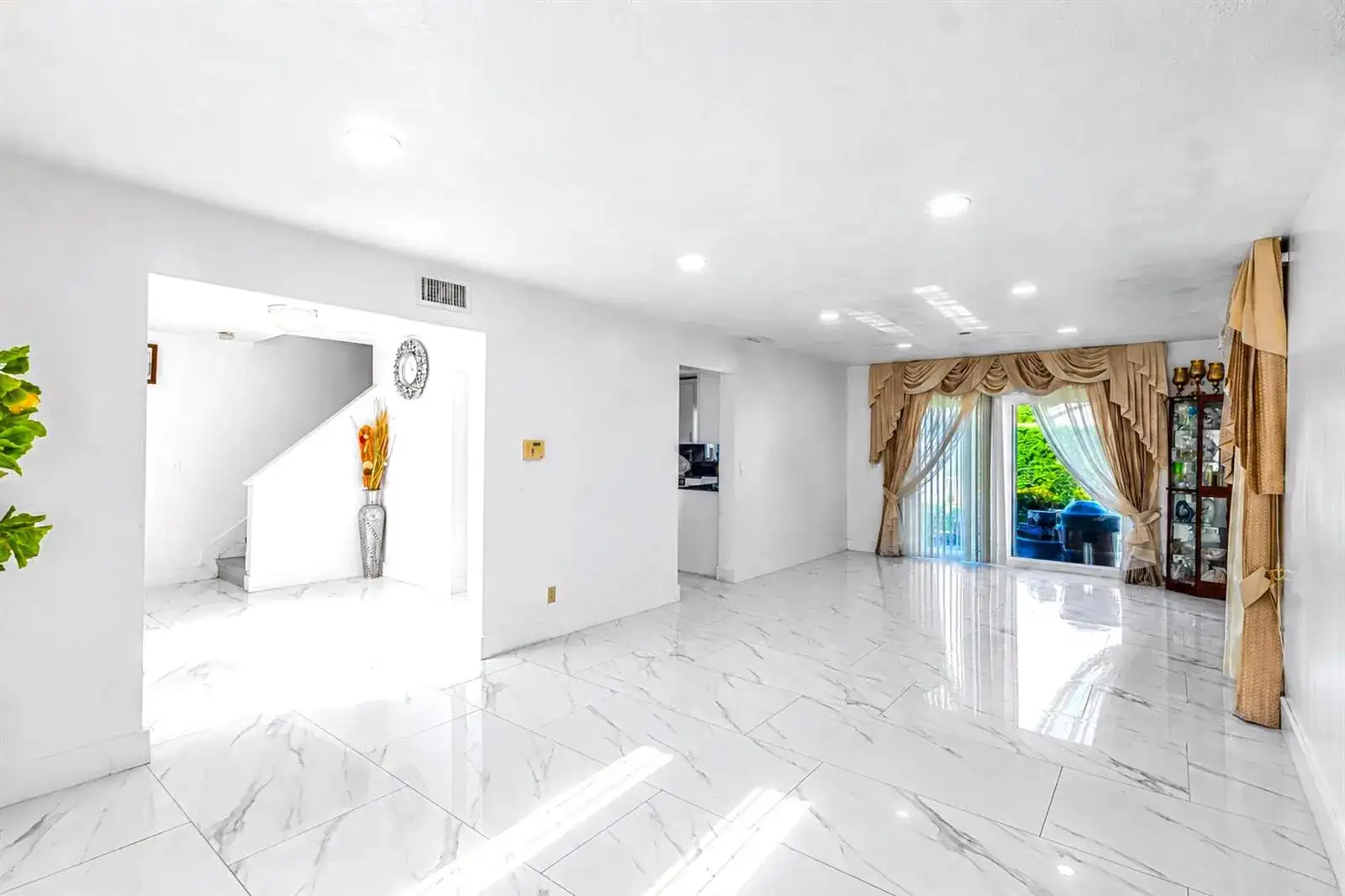 3111 Thames Way, Miramar FL 33025 photo 3