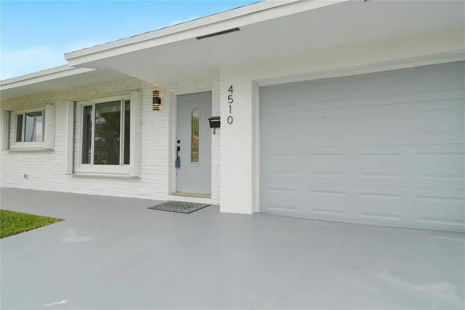4510 NW 49th Drive, Tamarac FL 33319 photo 2