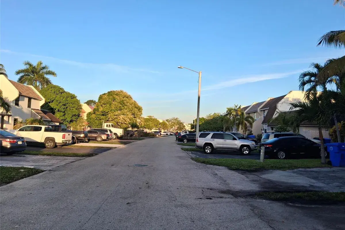 1349 Seaview, North Lauderdale FL 33068