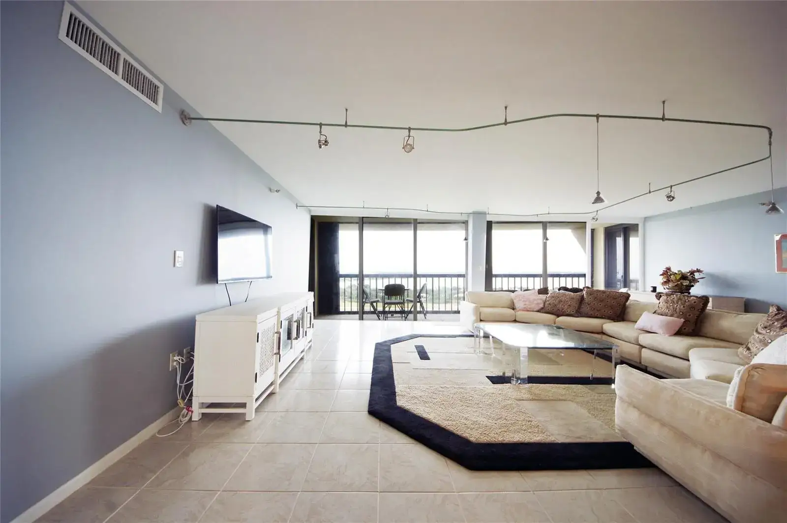 2480 Presidential Way # 1903, West Palm Beach FL 33401