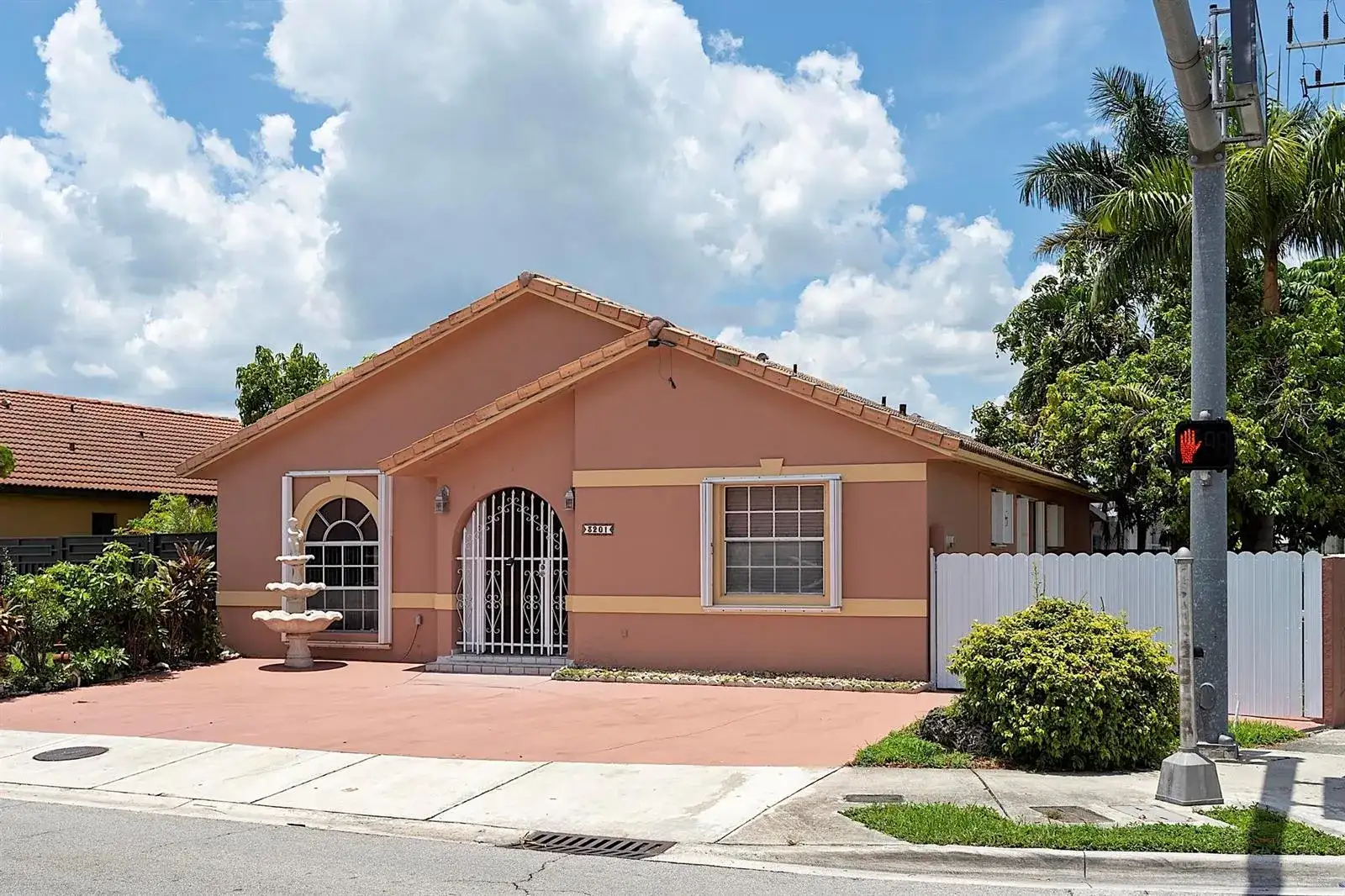 3201 W 76th Street, Hialeah FL 33018 photo 3