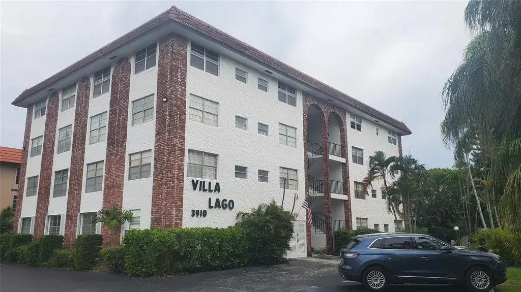 3910 Crystal Lake Drive # 403, Deerfield Beach FL 33064