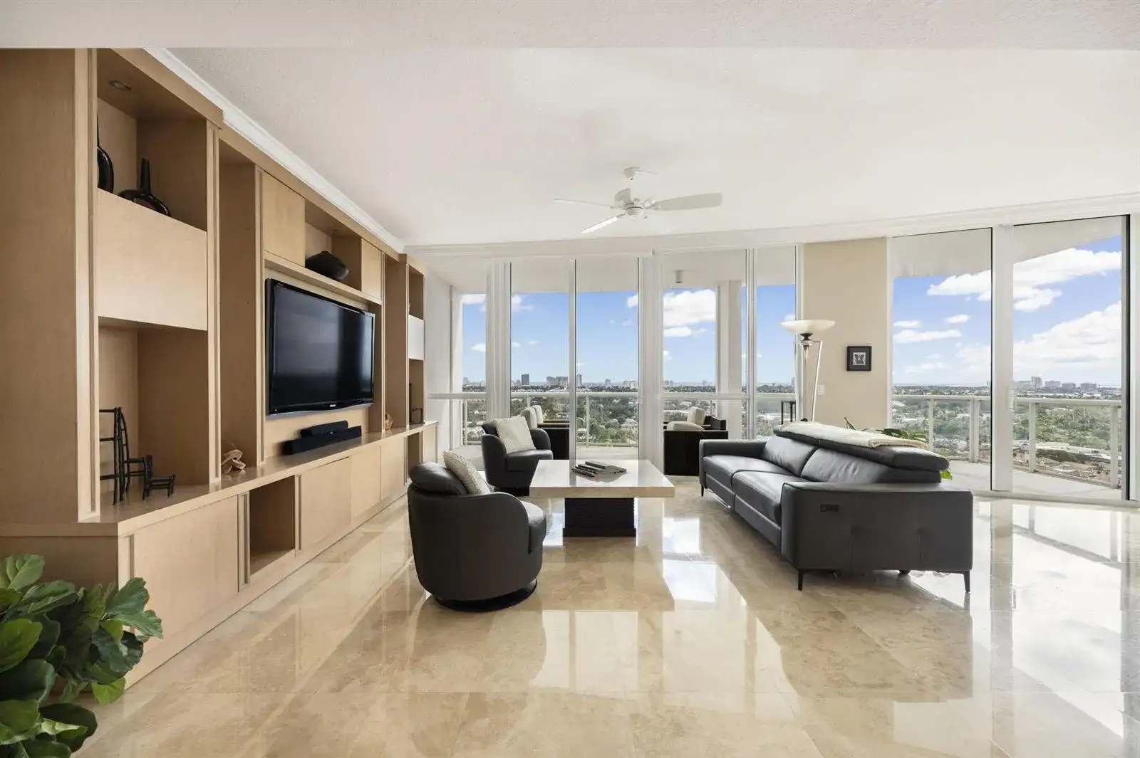111 SE 8th Avenue # 1701, Fort Lauderdale FL 33301 photo 2