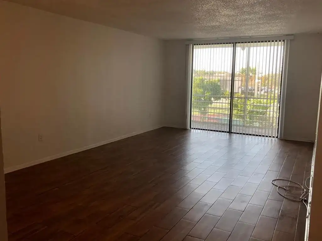 1800 SW 81st Avenue # 1304, North Lauderdale FL 33068 photo 3