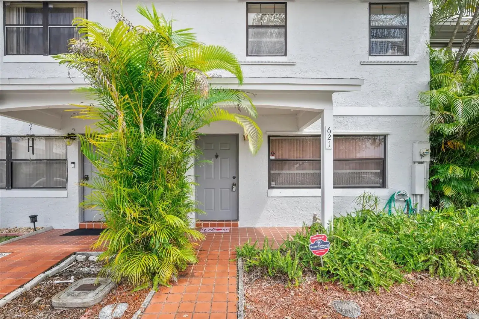 621 NW 105th Way, Pembroke Pines FL 33026