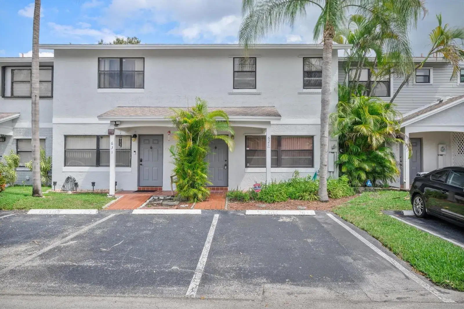 621 NW 105th Way, Pembroke Pines FL 33026 photo 2