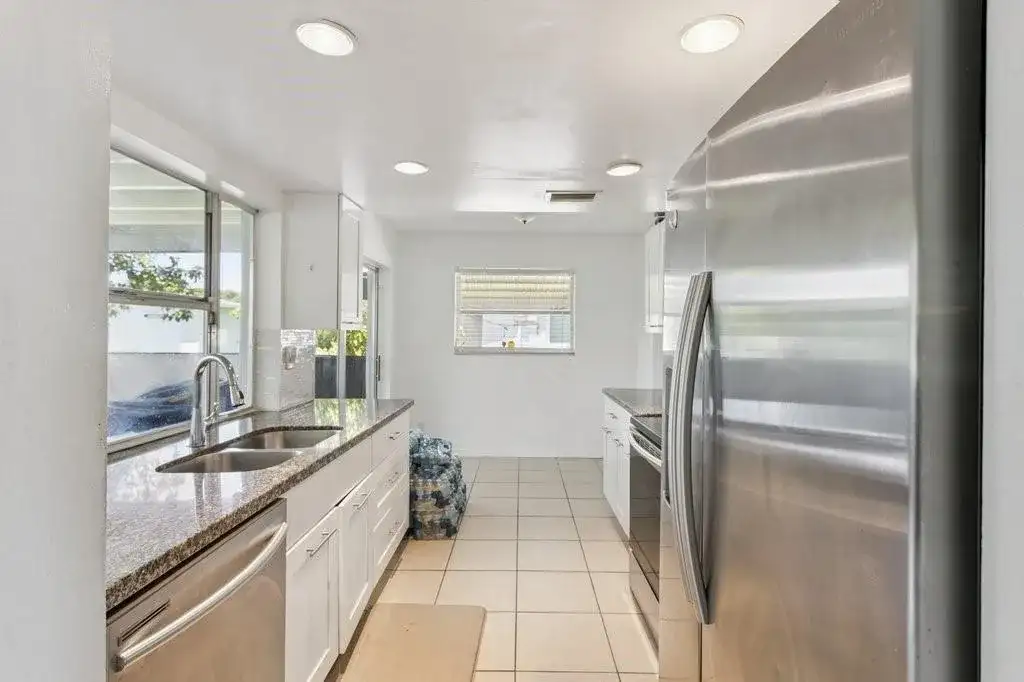 6708 NW 57th Drive, Tamarac FL 33321 photo 3