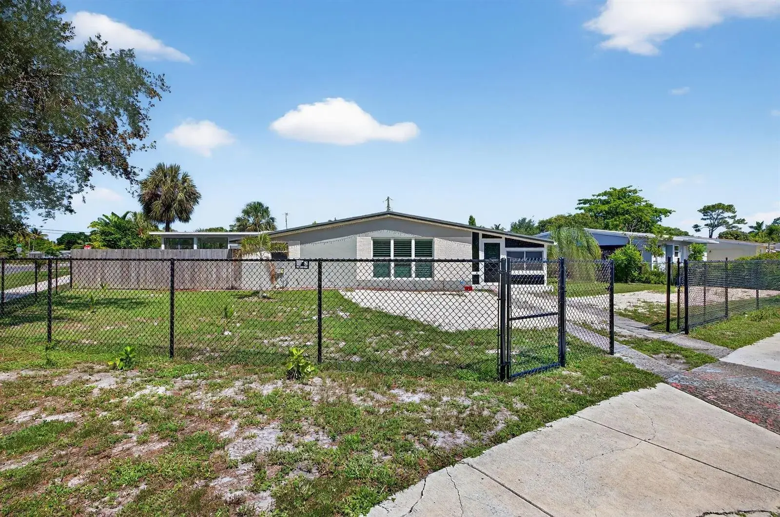 300 SW 25th Avenue, Fort Lauderdale FL 33312