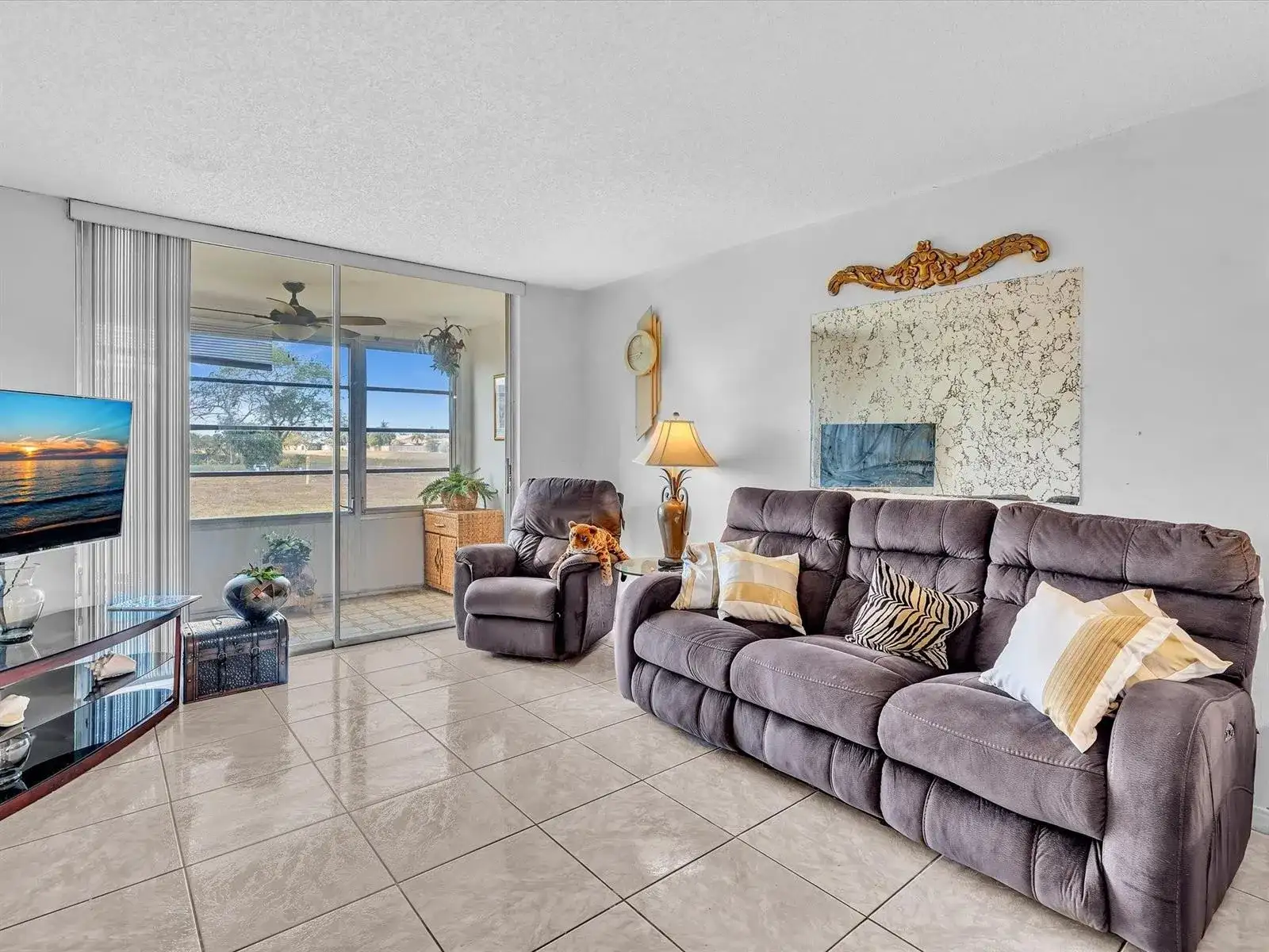 9041 Sunrise Lakes Boulevard # 113, Sunrise FL 33322 photo 2