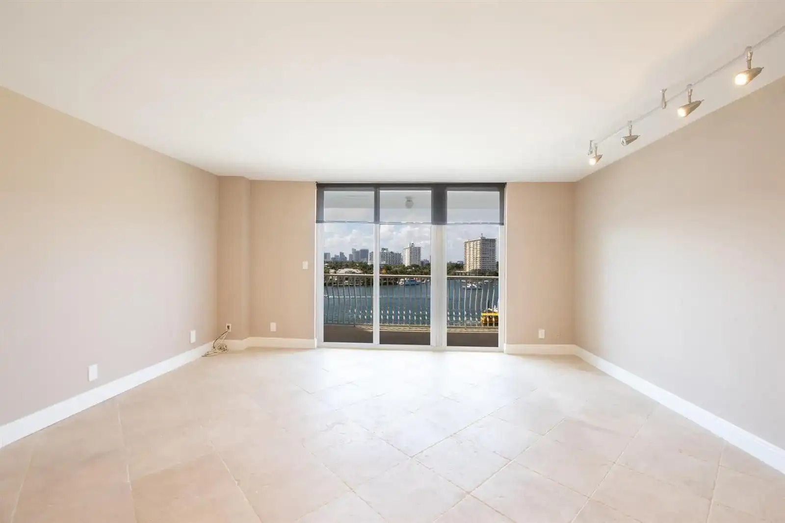 1 Las Olas Circle # 605, Fort Lauderdale FL 33316