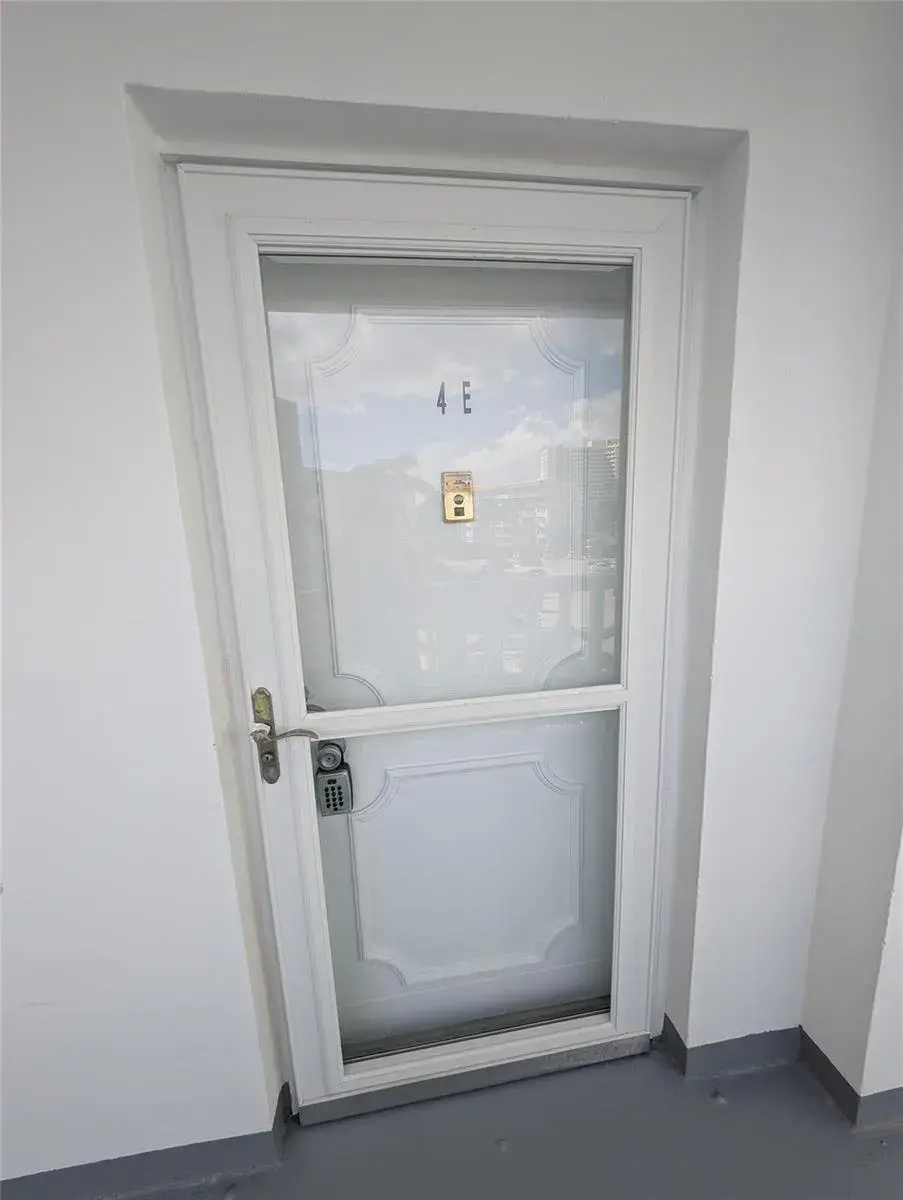 3209 S Ocean Drive # 4E, Hallandale Beach FL 33009