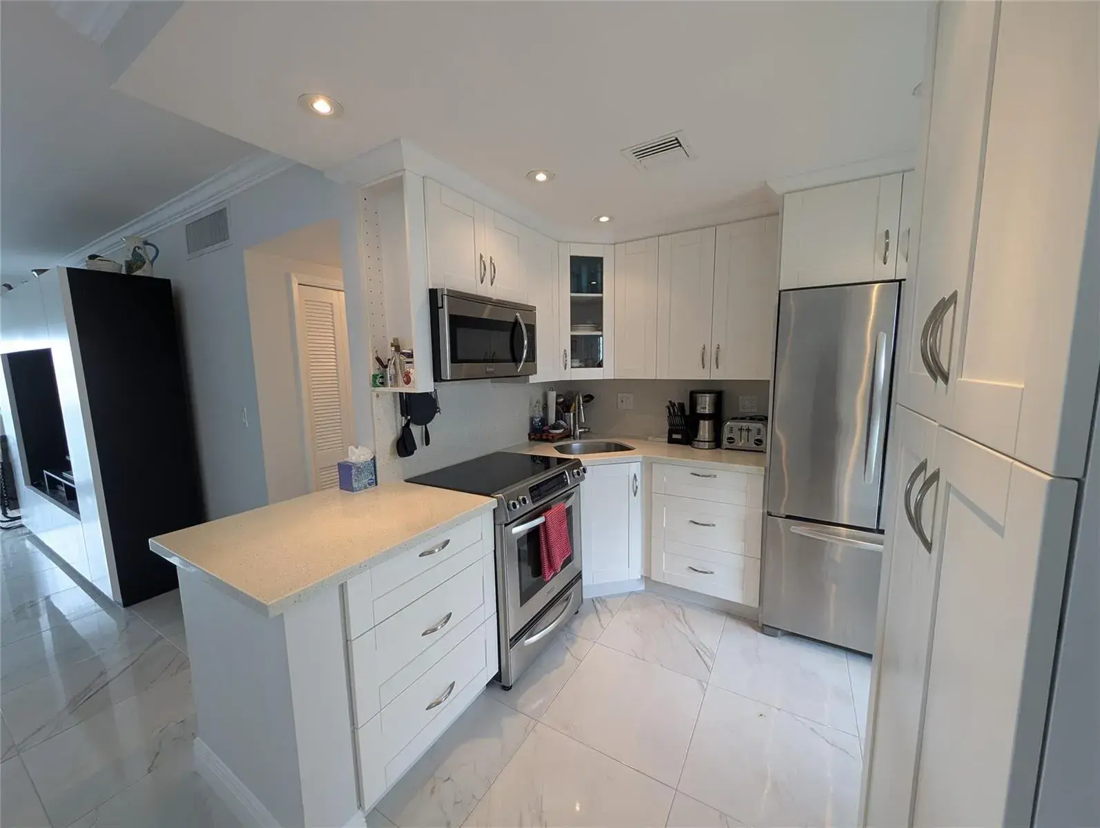 3209 S Ocean Drive # 4E, Hallandale Beach FL 33009