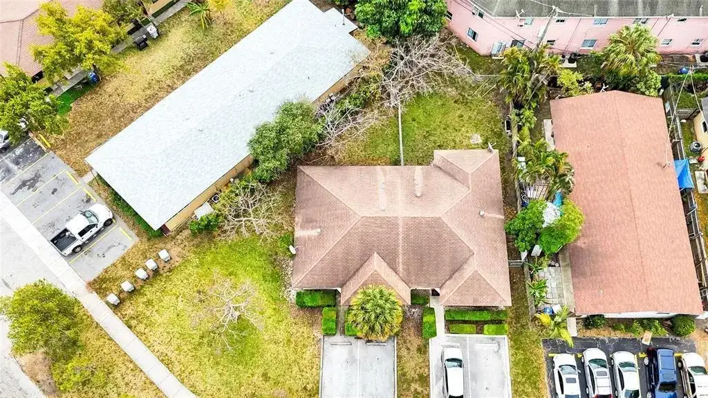 330 SW Avondale Drive, Pompano Beach FL 33060 photo 3