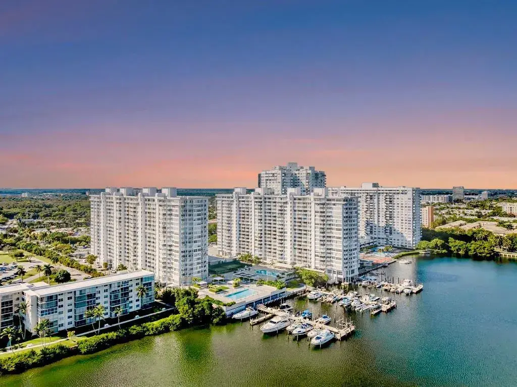 18031 Biscayne Boulevard # 1104, Aventura FL 33160