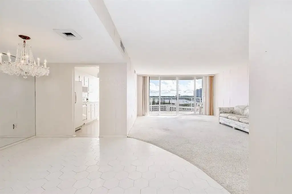 18031 Biscayne Boulevard # 1104, Aventura FL 33160 photo 4