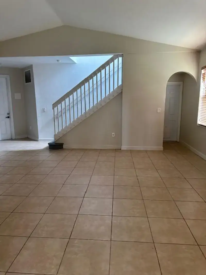 1008 NE 39th Avenue, Homestead FL 33033 photo 2