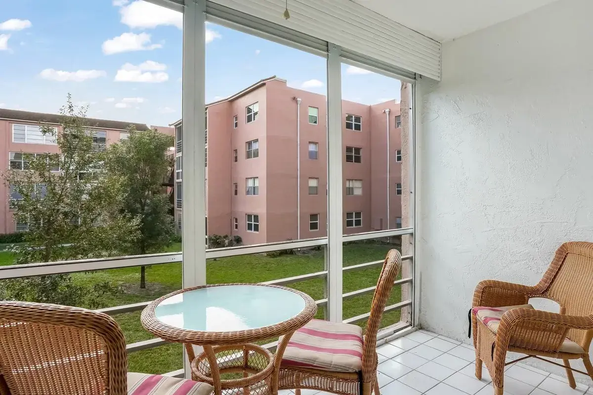 2851 Somerset Drive # 205, Lauderdale Lakes FL 33311