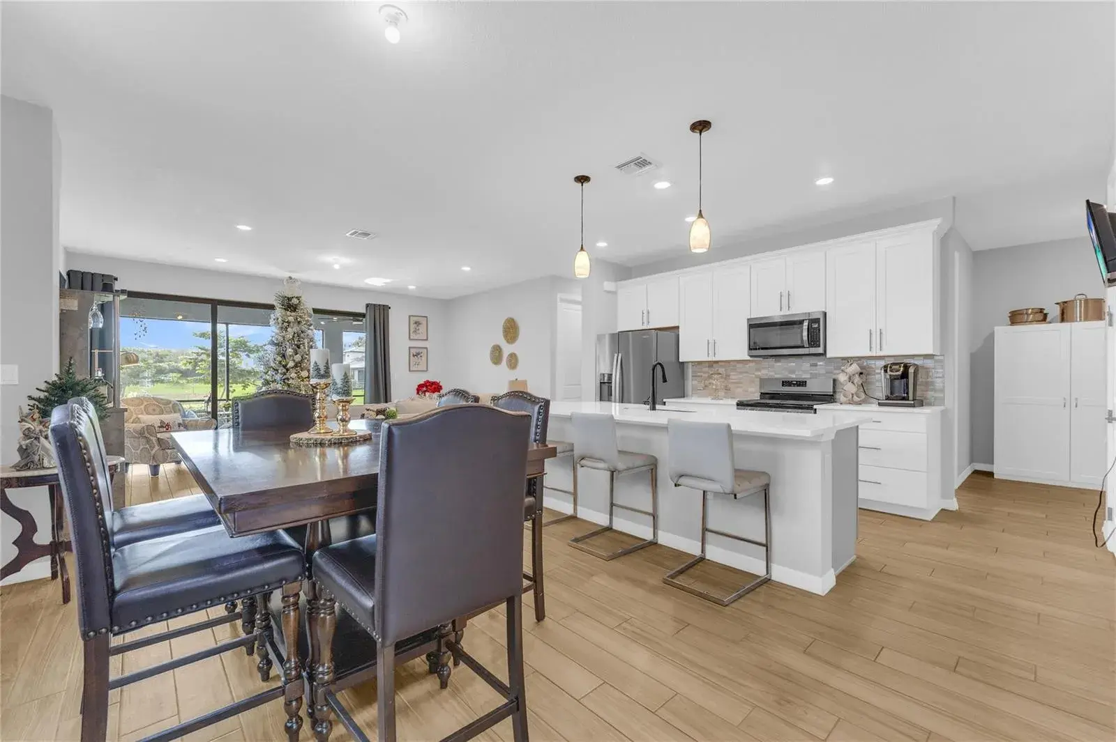 2854 Primrose Place, Oakland Park FL 33309