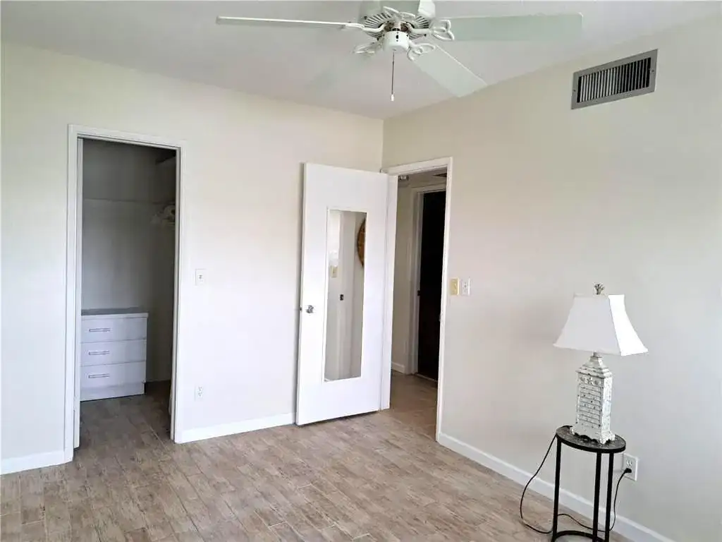 2455 NE 51st Street # E307, Fort Lauderdale FL 33308 photo 3