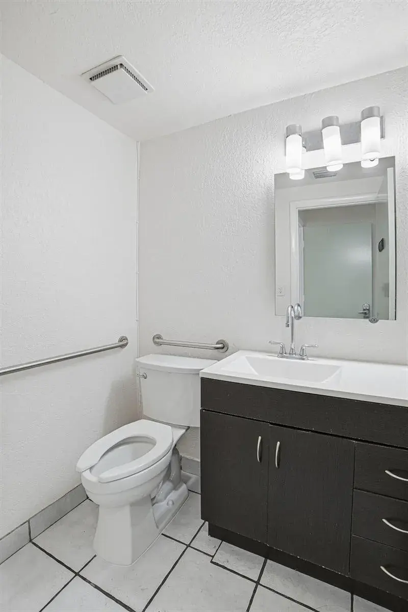 2929 N University Drive, Coral Springs FL 33065