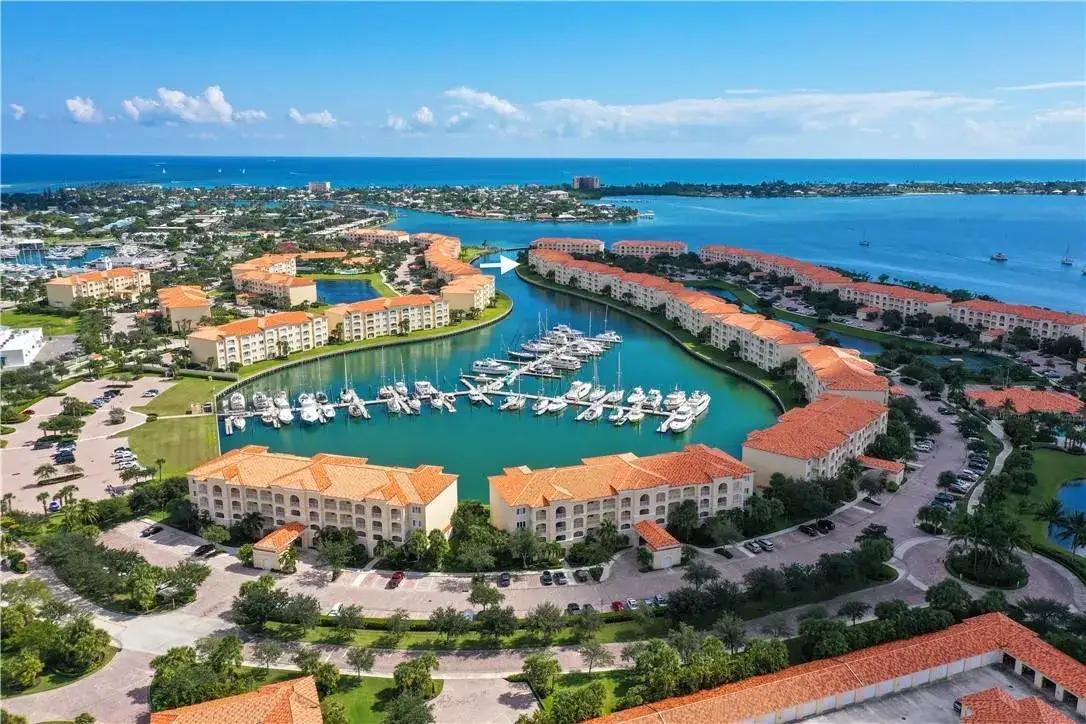 19 Harbour Isle Drive # 106, Hutchinson Island FL 34949