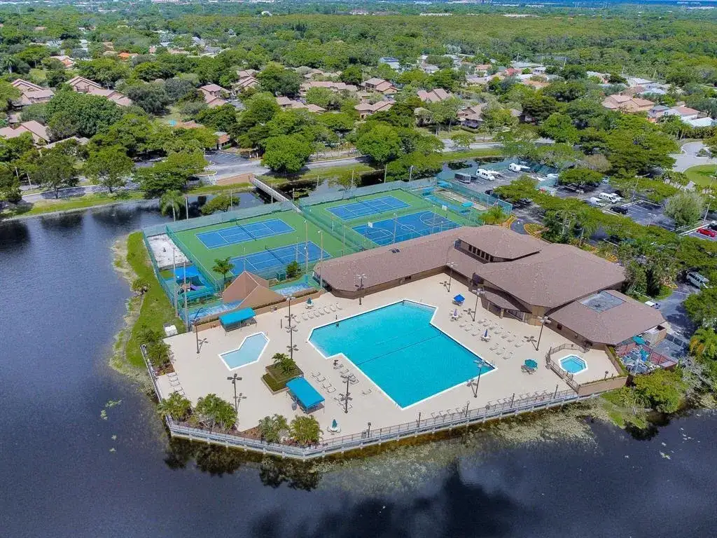 2251 NW 34th Terrace, Coconut Creek FL 33066 photo 4
