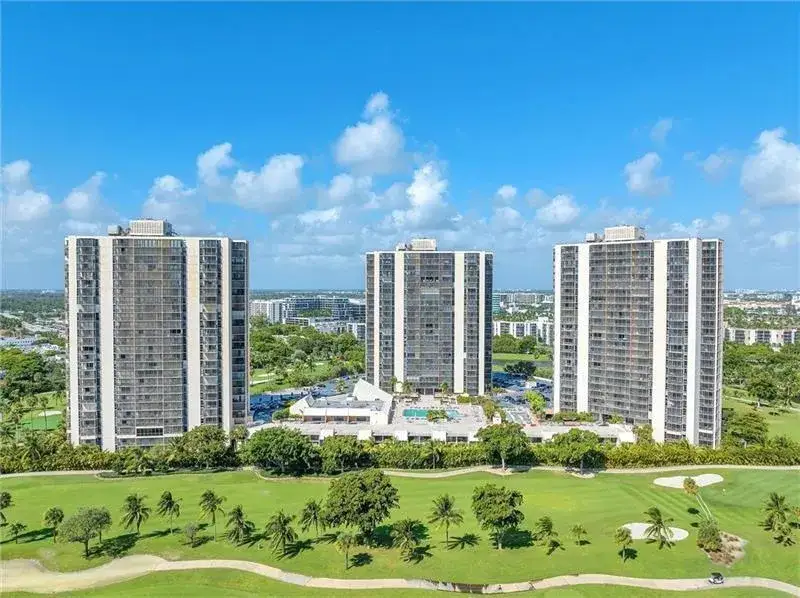 20301 W Country Club Drive # 1222, Aventura FL 33180