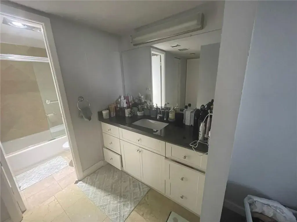 20301 W Country Club Drive # 1222, Aventura FL 33180