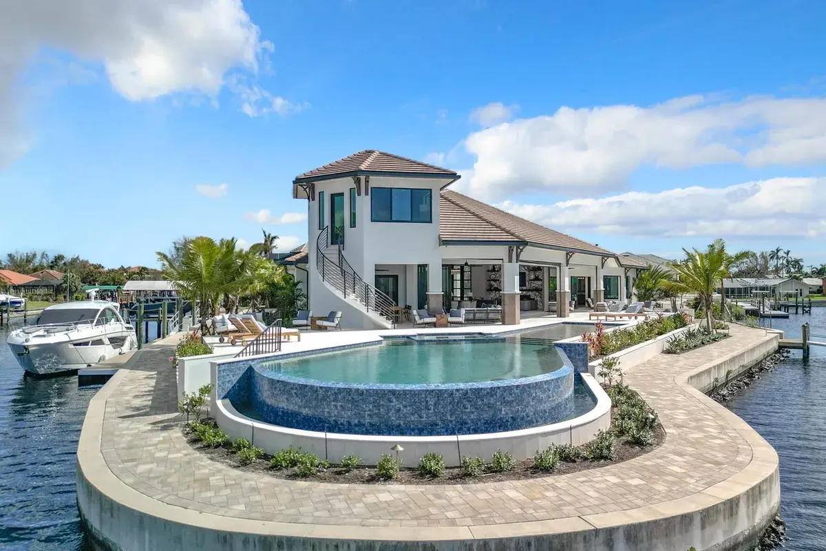 14201 Bay Drive, Fort Myers FL 33919