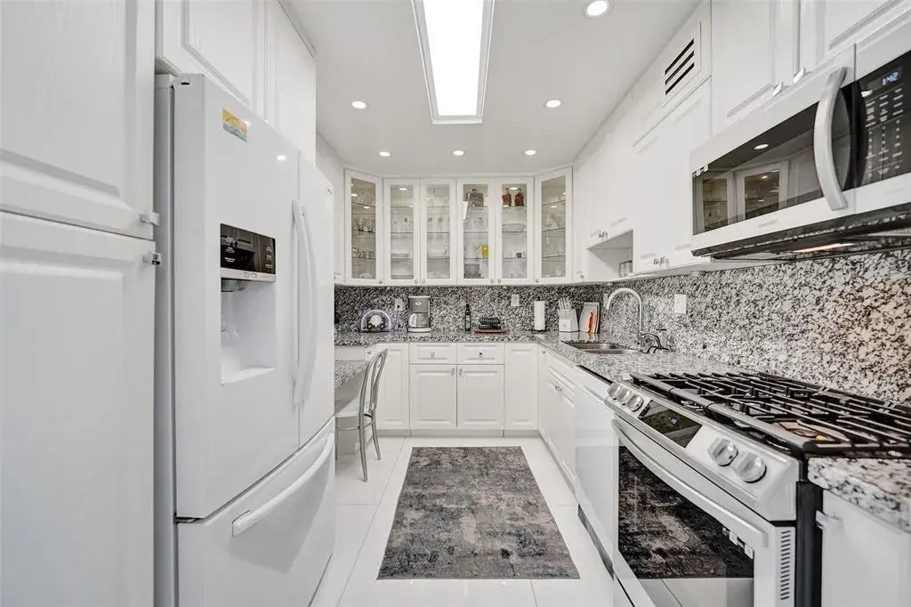 2030 S Ocean Drive # 510, Hallandale Beach FL 33009