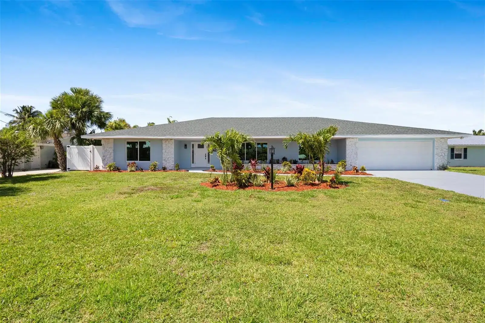 1709 Rio Vista Drive, Hutchinson Island FL 34949 photo 2