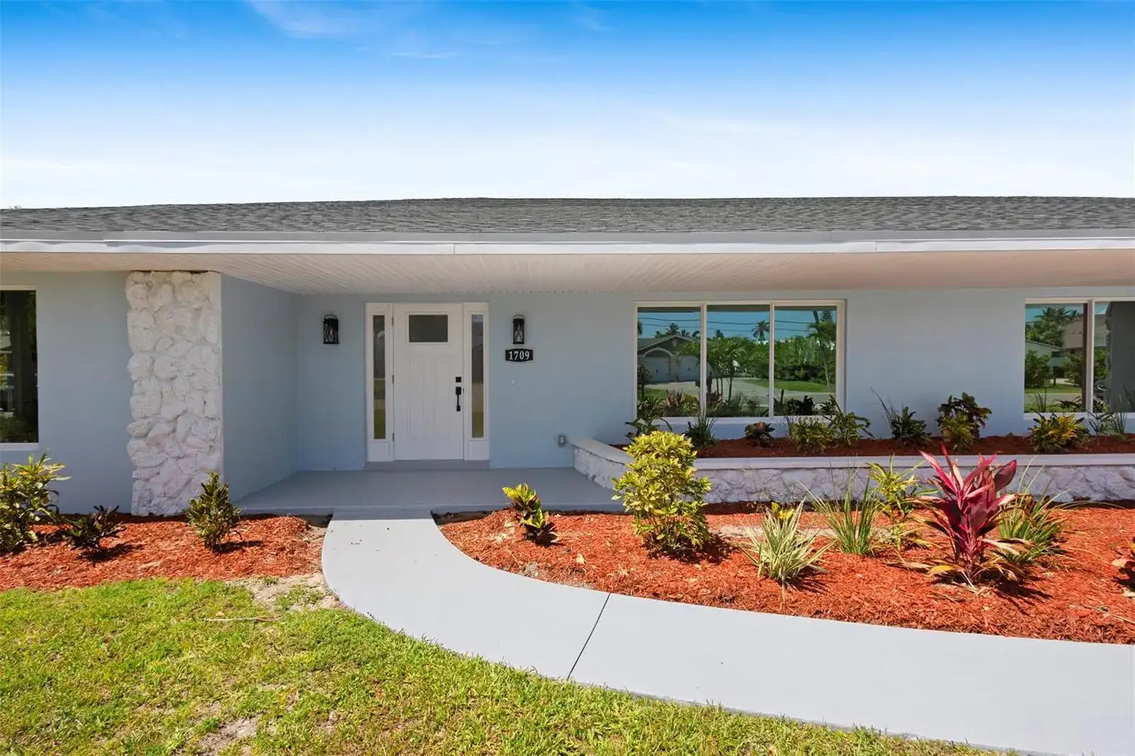 1709 Rio Vista Drive, Hutchinson Island FL 34949 photo 3