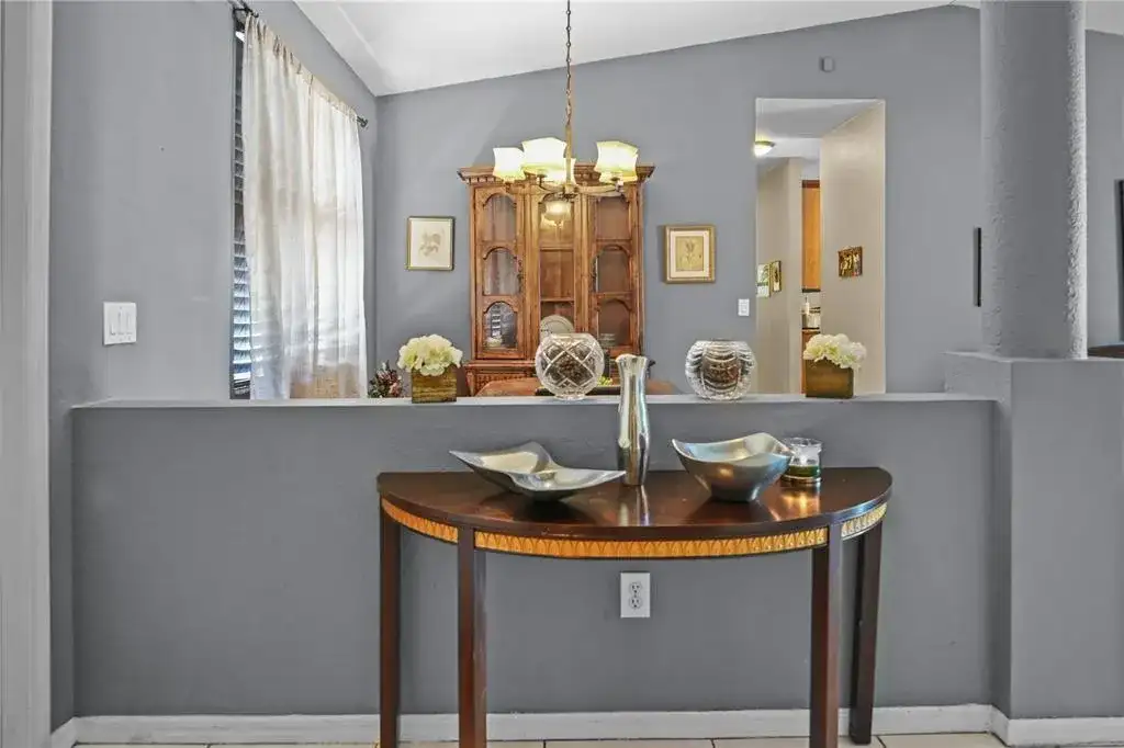 8209 SW 173rd Ter, Palmetto Bay FL 33157 photo 3