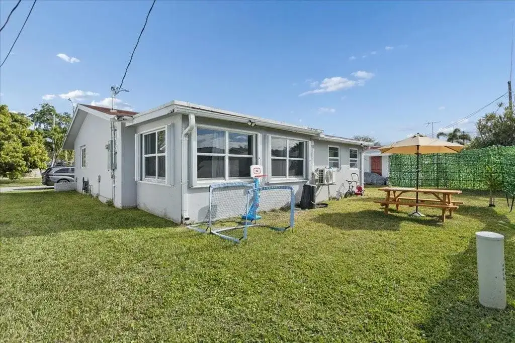 4805 NW 25th Terrace, Fort Lauderdale FL 33309 photo 3