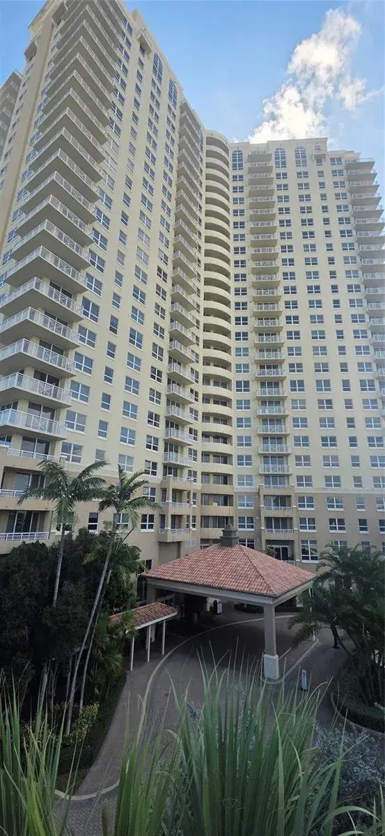 19501 W Country Club Drive # 2306, Aventura FL 33180