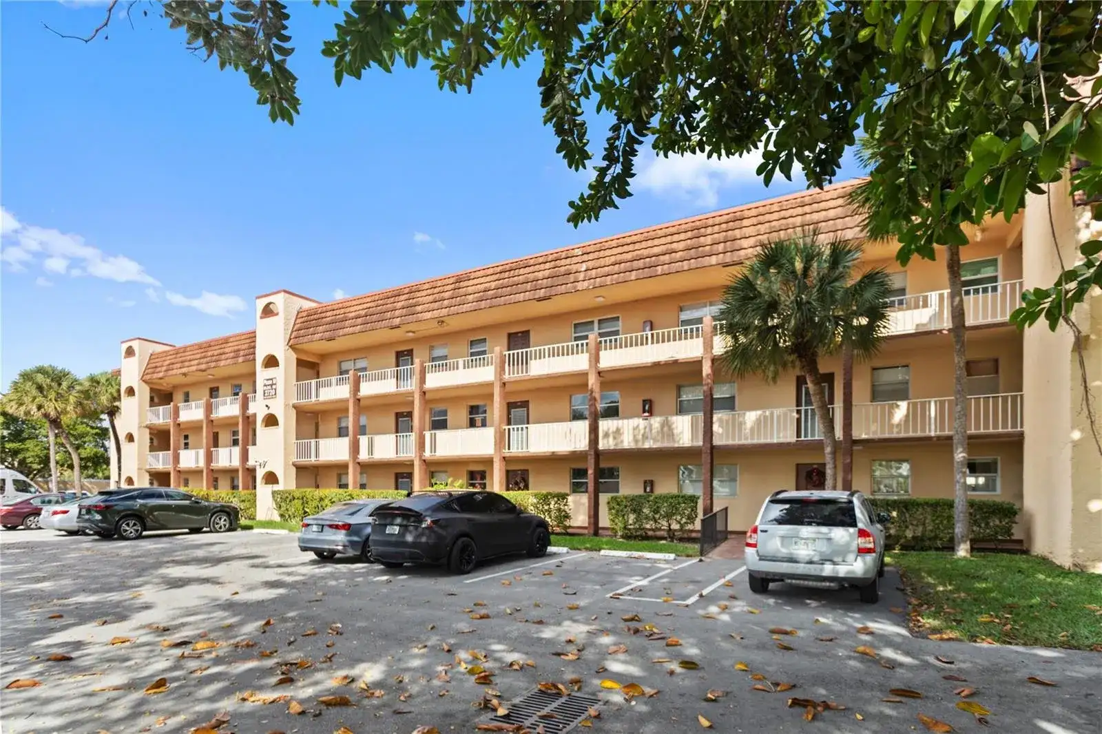 2720 N Pine Island Road # 307, Sunrise FL 33322 photo 2