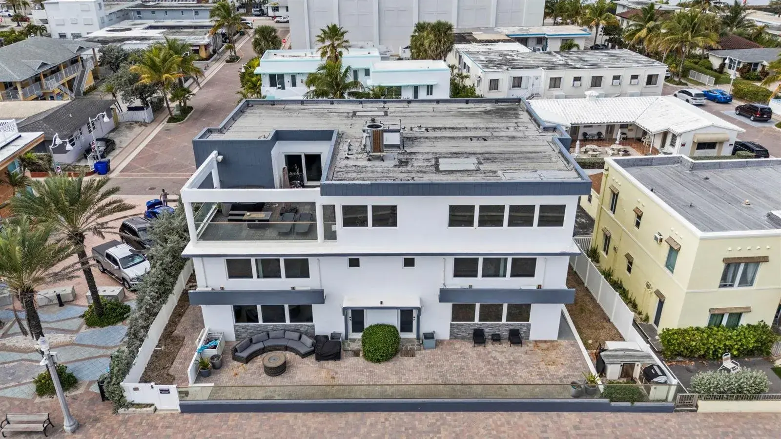 2201 N Surf Road, Hollywood FL 33019