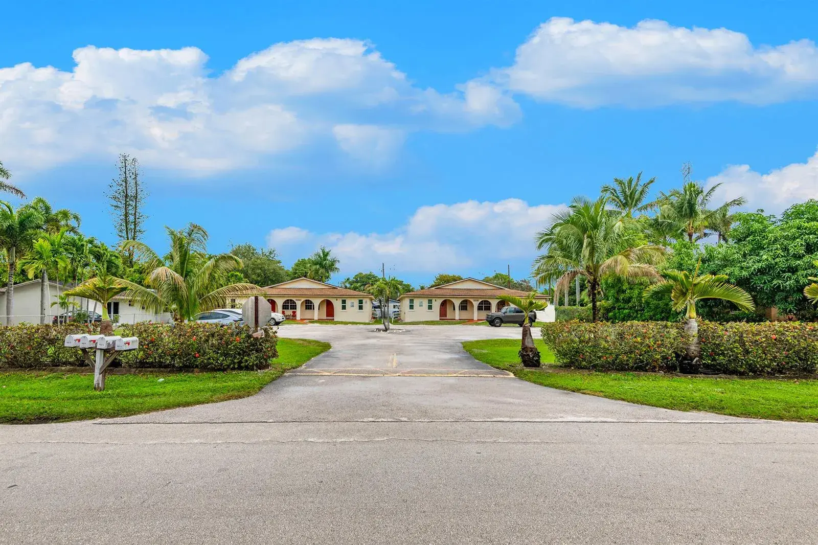4065 SW 51st Street, Dania Beach FL 33314