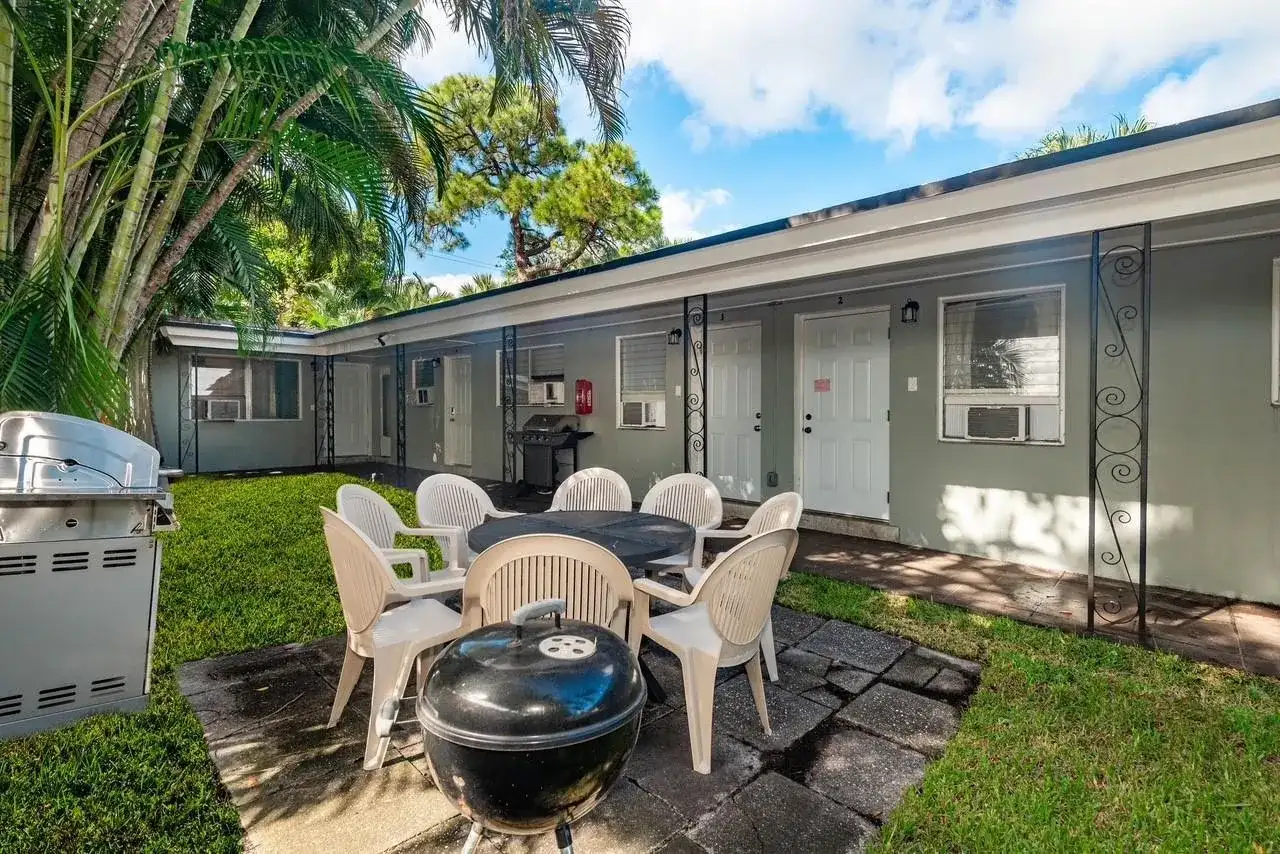 1017 NE 14th Avenue, Fort Lauderdale FL 33304 photo 3