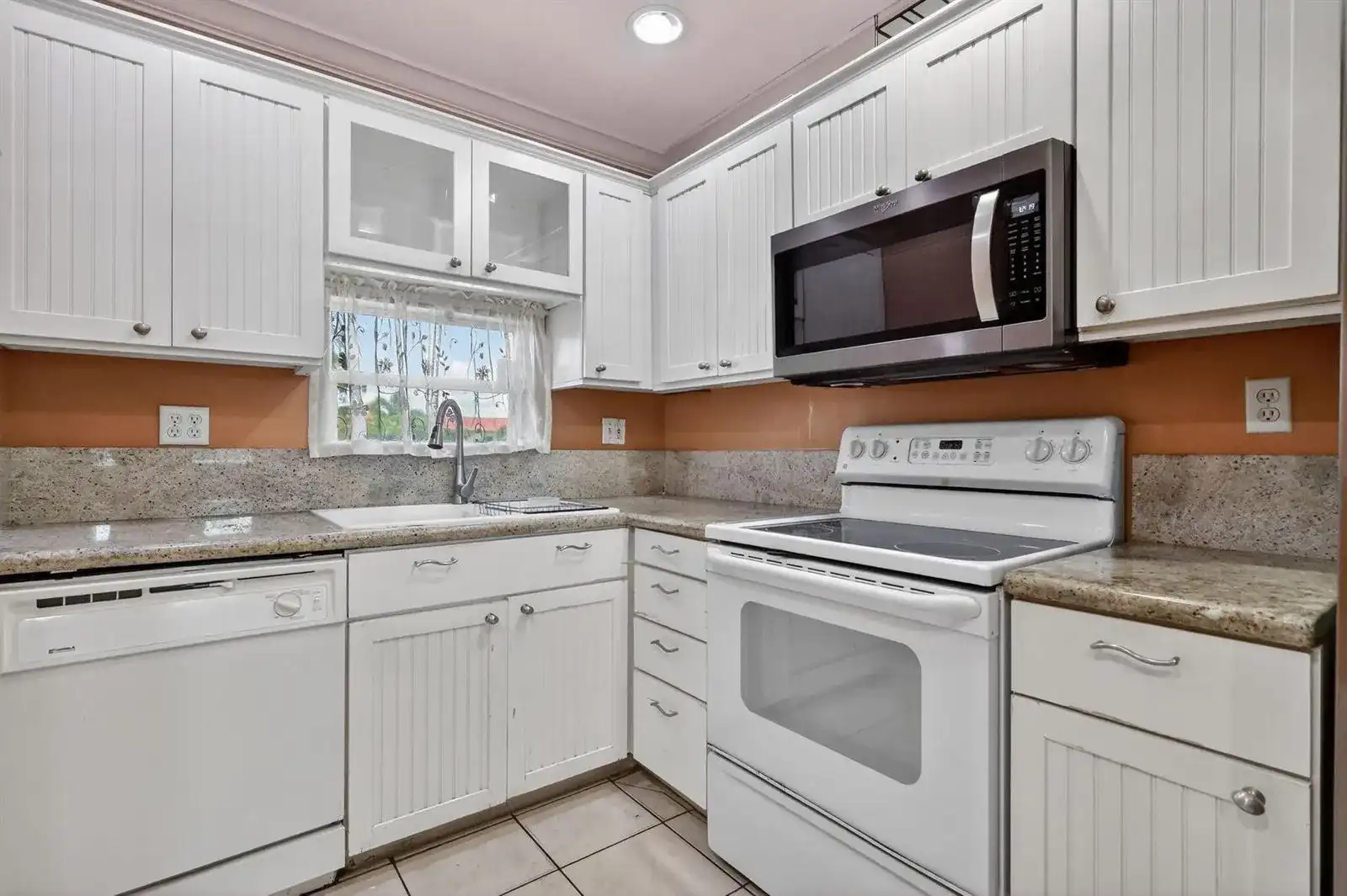 9410 N Hollybrook Lake Drive # 303, Pembroke Pines FL 33025