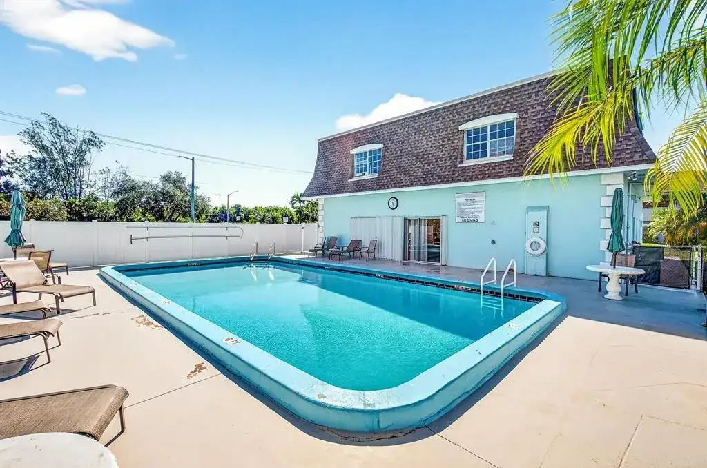 1901 Indian River Boulevard # 104C, Vero Beach FL 32960 photo 5
