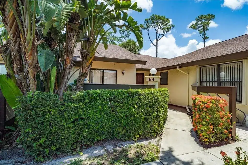 64 Macadamia Court, Royal Palm Beach FL 33411 photo 4