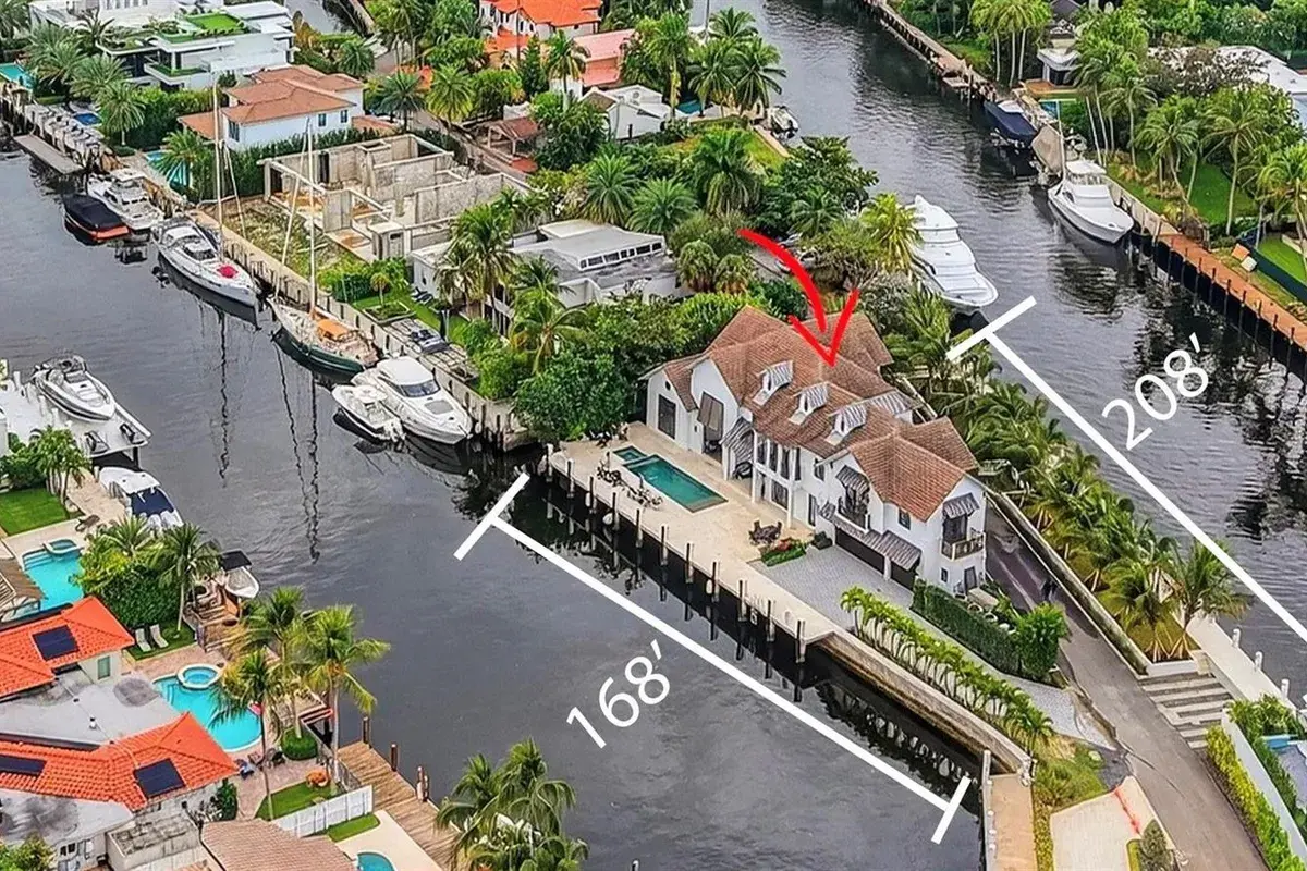 400 Mola Avenue, Fort Lauderdale FL 33301