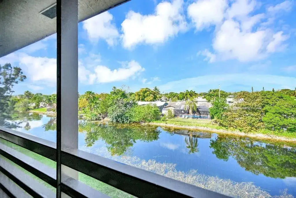 10442 Sunrise Lakes Boulevard # 312, Sunrise FL 33322