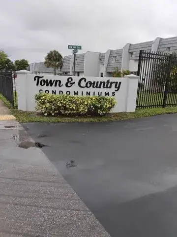 3764 NW 21st Street # 101, Lauderdale Lakes FL 33311