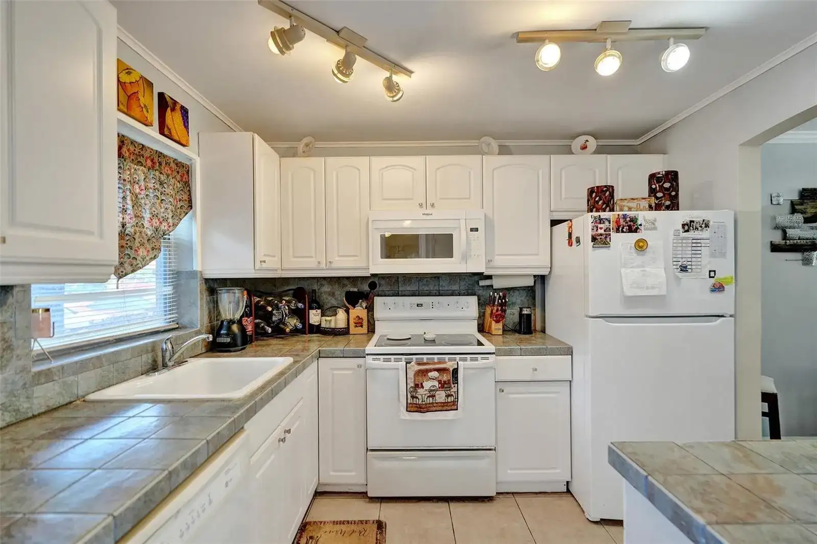 9821 Sunrise Lakes Boulevard # 106, Sunrise FL 33322 photo 4