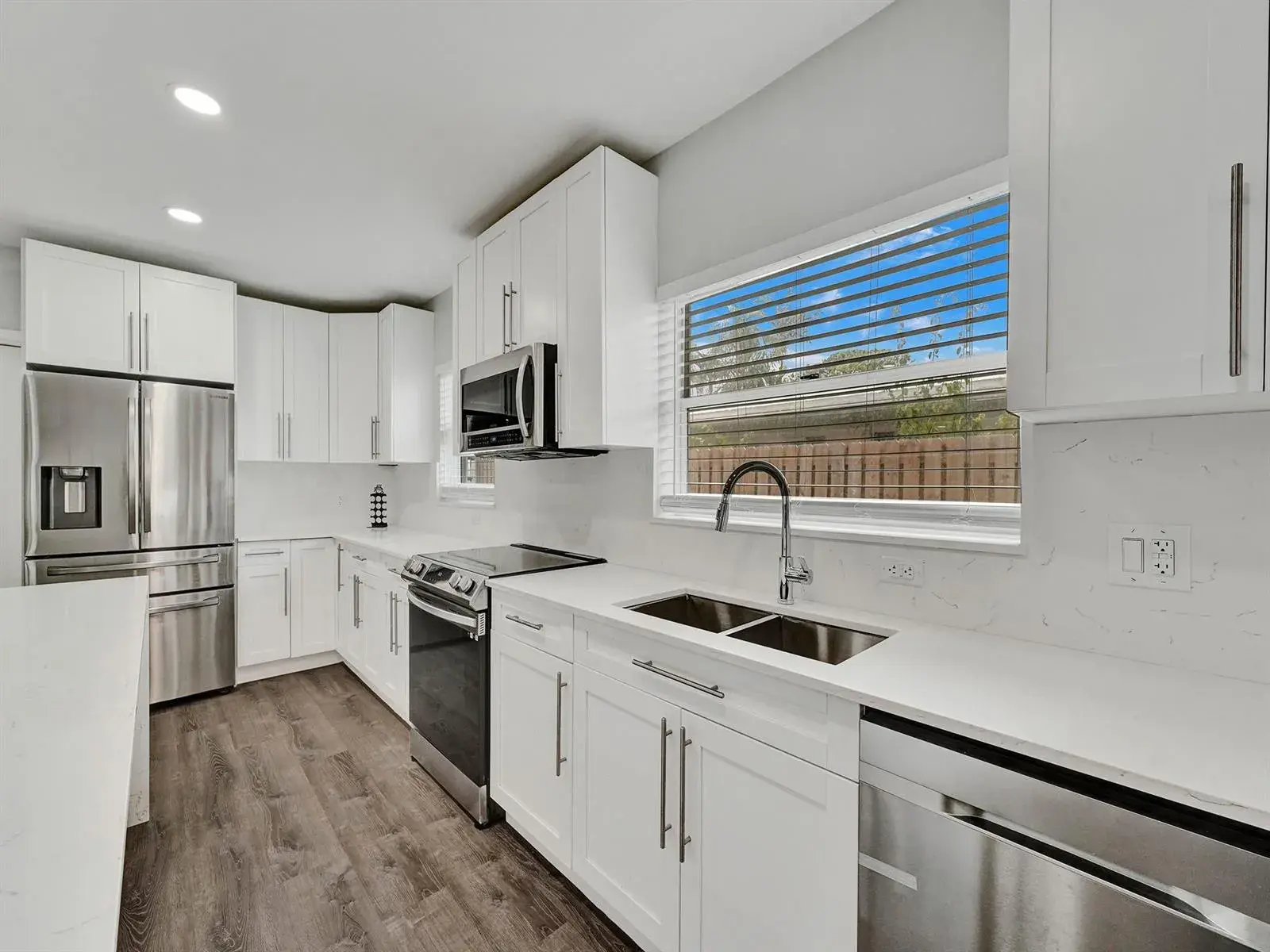 3261 Aqua Vista Drive, Pompano Beach FL 33062