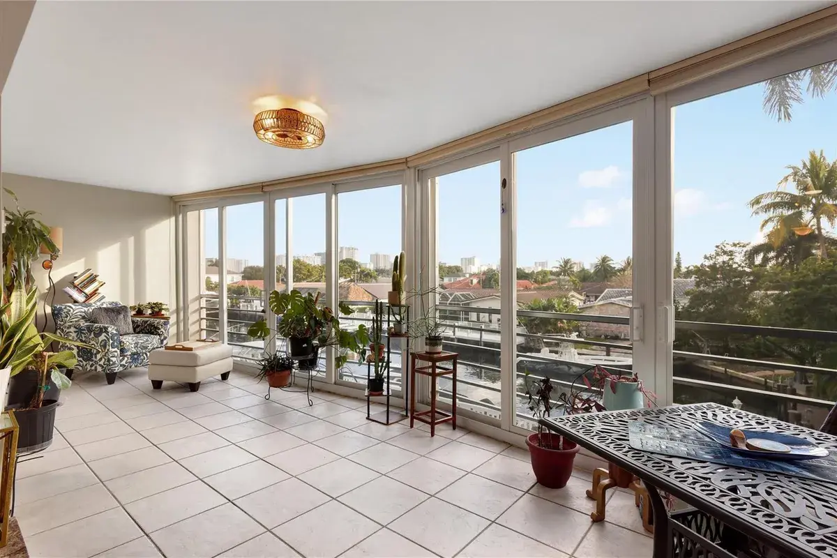 3050 NE 47th Court # 205, Fort Lauderdale FL 33308