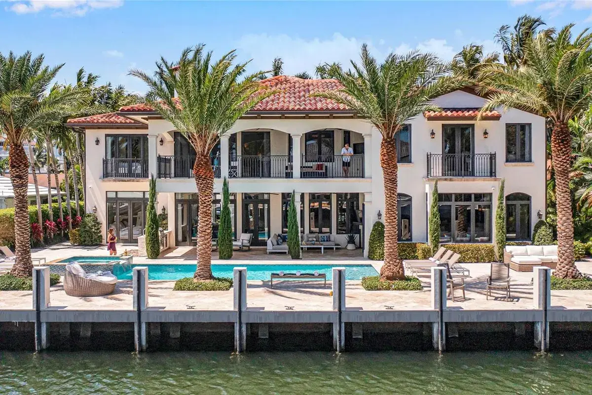 156 Fiesta Way, Fort Lauderdale FL 33301