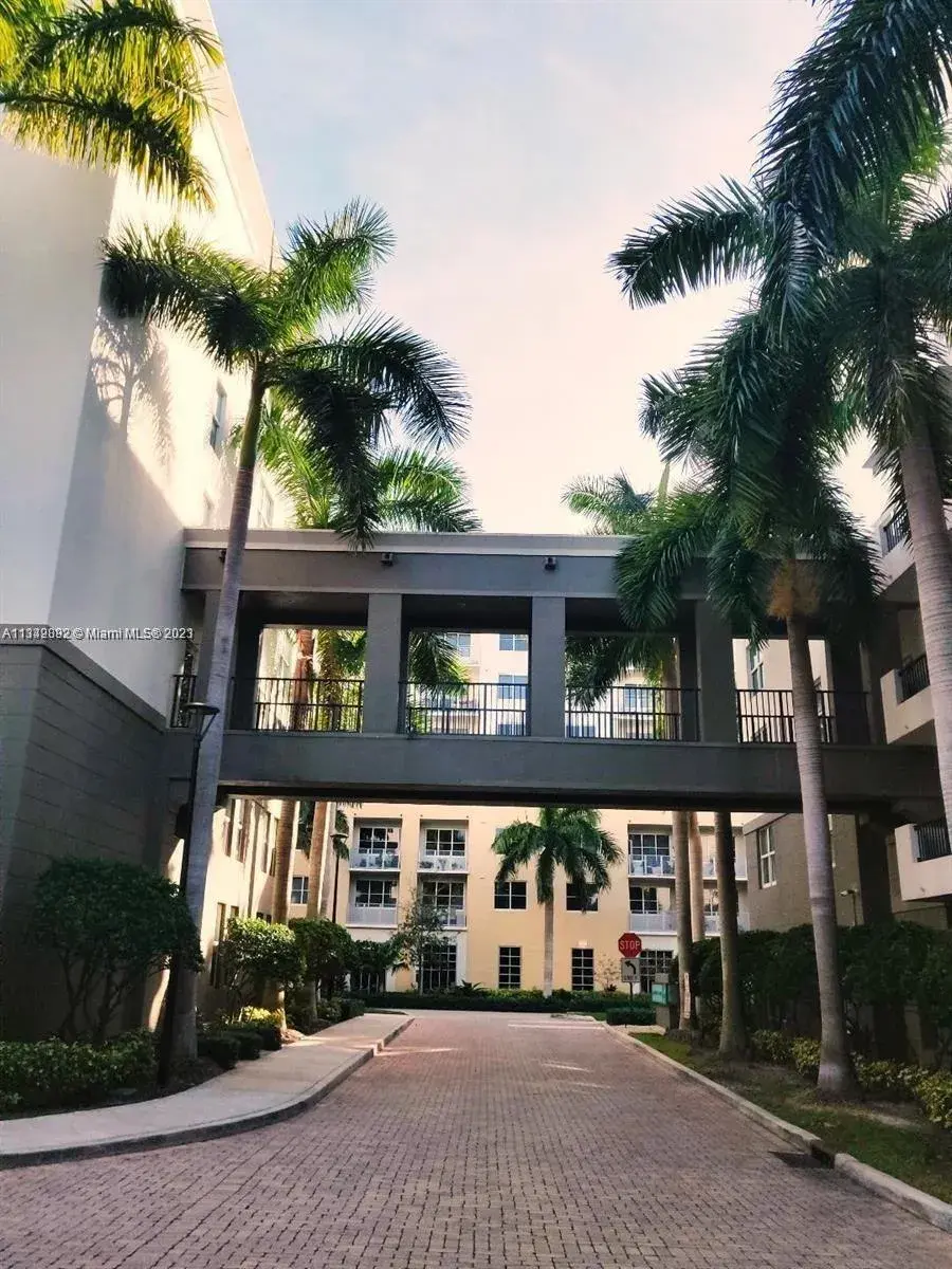 2401 NE 65th Street # 608, Fort Lauderdale FL 33308